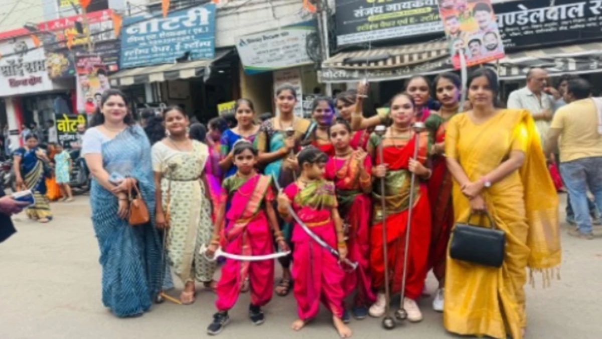 पति की मौत के बाद जुटाया हौसला... लिया समाजसेवा का संकल्‍प, बेटियों को सिखा रहीं आत्‍मरक्षा की कला