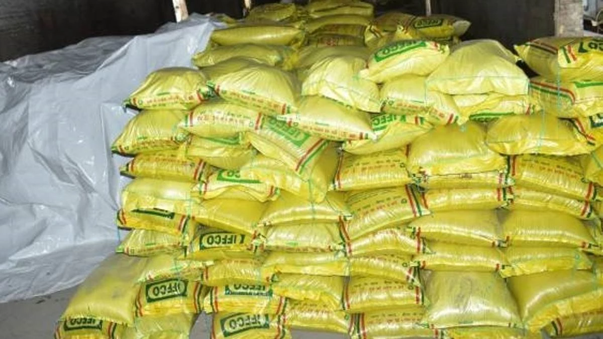 सतना में खाद घोटाला! POS में 1.35 टन यूरिया, गोदाम से एक बोरी भी नहीं मिली... व्यापारी बोला- खराब है मशीन