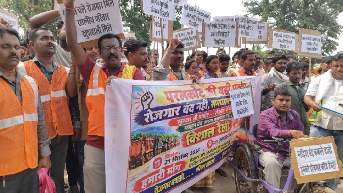 छत्तीसगढ़ में स्टेट हाईवे 25 से खनिज परिवहन बंद, हजारों हुए बेरोजगार, पखांजूर में निकाली रैली