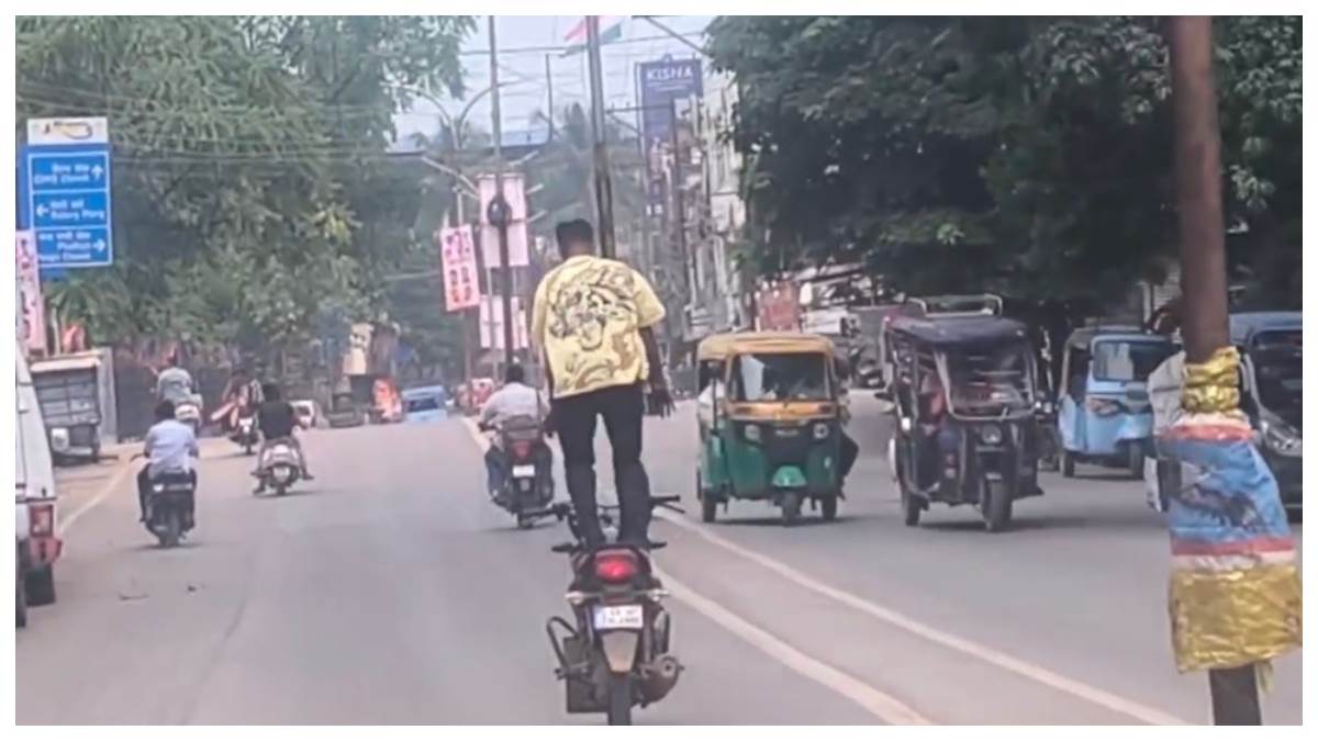बाइक की सीट पर खड़े होकर स्टंट, बिलासपुर के व्यस्त सड़कों पर राहगीरों की जान के साथ खिलवाड़