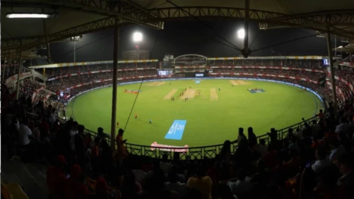 India-West Indies T20 मैच के लिए इंदौर का होलकर स्टेडियम तैयार, मैदान पर दिखेगा चेक्स पैटर्न