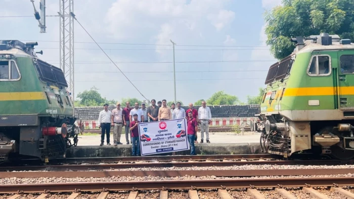 ग्वालियर-झांसी रेल यात्रियों के लिए बड़ी खुशखबरी, अब नहीं टकराएंगी ट्रेनें! ट्रैक पर एक्टिव हुआ स्वदेशी 'कवच'