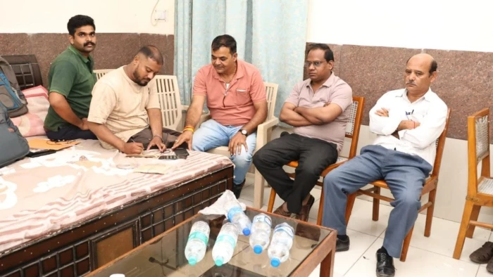 जबलपुर लोकायुक्त की कार्रवाई: 8 हजार रुपये लेते सहकारिता विभाग के डिप्टी रजिस्ट्रार रंगे हाथ गिरफ्तार