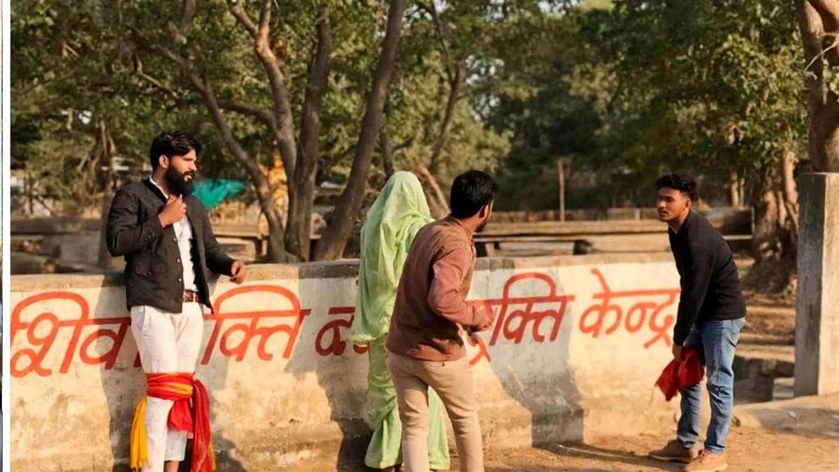 शिवपुरी में दोस्त के साथ पत्नी को देख आगबबूला हुआ पति, चचेरे भाई के साथ मिलकर दोनों को बेरहमी से पीटा