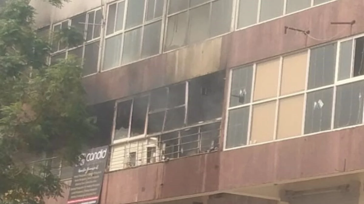 भोपाल में मॉल के सैलून में भीषण आग से मची अफरा-तफरी, लोगों की सतर्कता से टला बड़ा हादसा