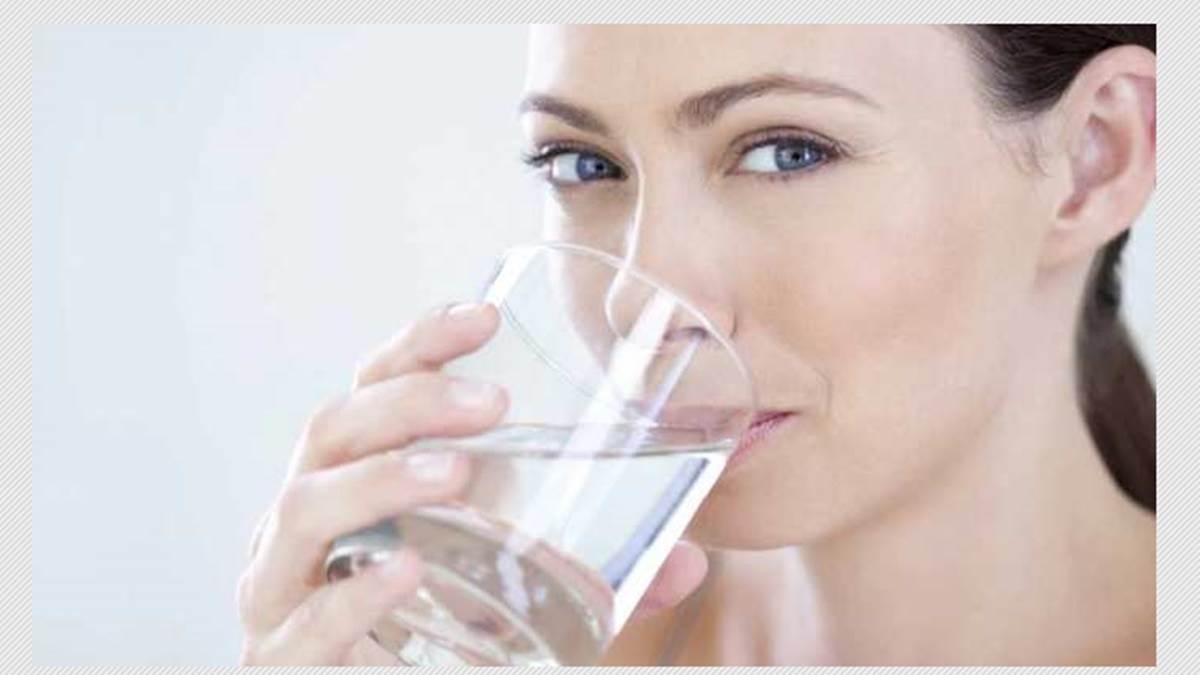 Health Tips: ठंड में भी पर्याप्त पानी पिएं, विटामिन सी से भरपूर आहार लें महिलाएं
