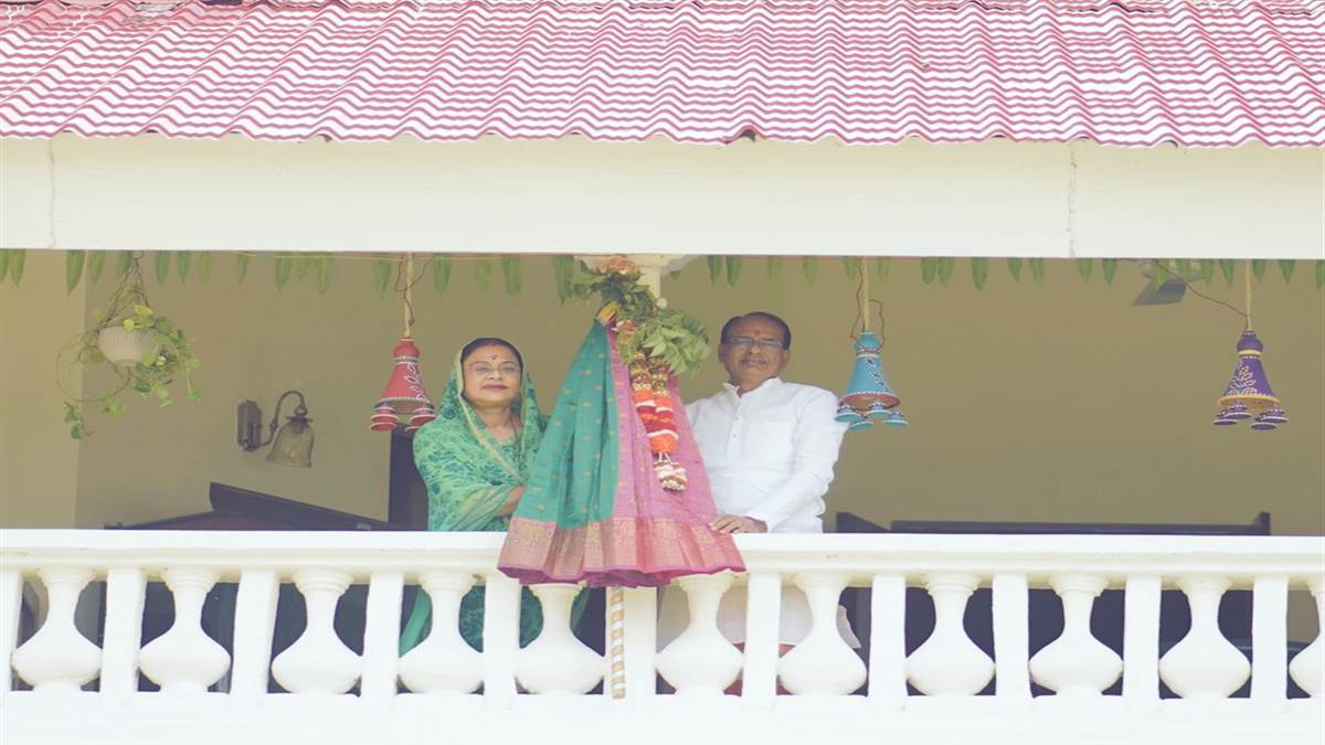 Chaitra Navratri 2023: चैत्र नवरात्र आज से शुरू, मातारानी के मंदिरों में लगा भक्‍तों का तांता, सीएम हाउस में शिवराज ने पत्‍नी संग बांधी गुडी