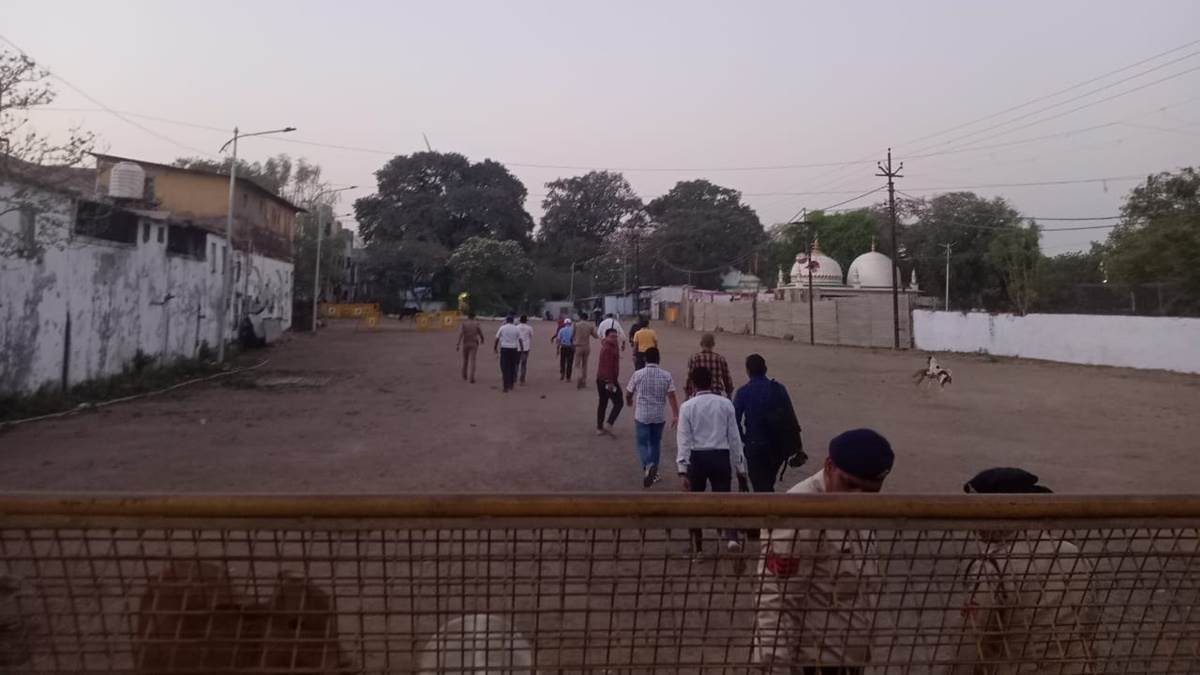 LIVE Dhar Bhojshala ASI Survey: धार की ऐतिहासिक भोजशाला का सर्वे शुरू, अलसुबह पहुंचा दल, जुमे की नमाज के लिए रोका जाएगा काम