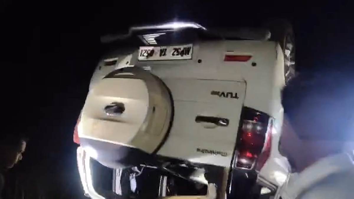 डिंडौरी में टायर पंचर होने से पलटी चलती हुई कार, तीन साल की बच्ची की मौत