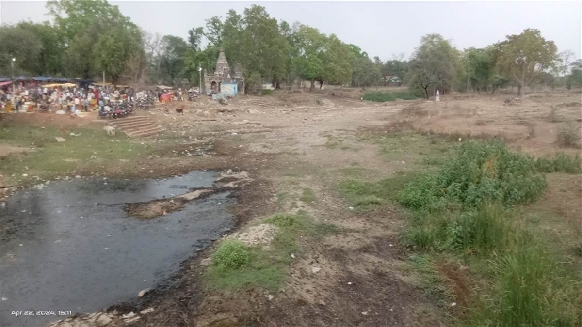 Janjgir-champa News : अंतिम छोर के गांवों तक नहीं पहुंच रहा नहर का पानी