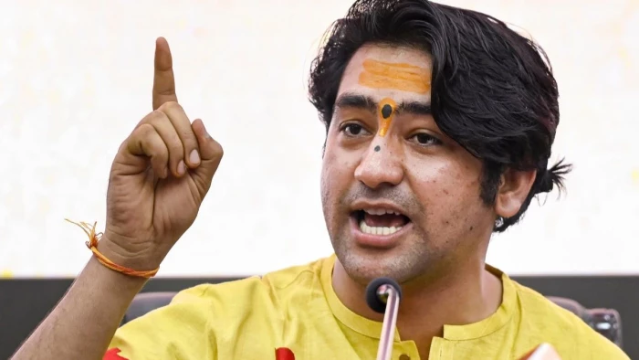 जिनको तिलक, चंदन, वंदन, राम-श्याम, हनुमान से दिक्कत, वो लाहौर खिसक लें: धीरेंद्र शास्त्री