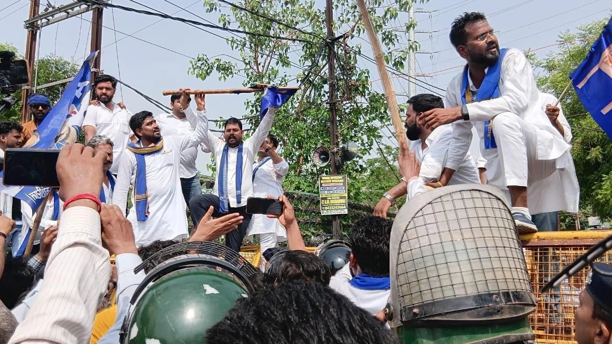 Bhim Army's demonstration demands to install Ambedkar statue in the High Court premises in Gwalior