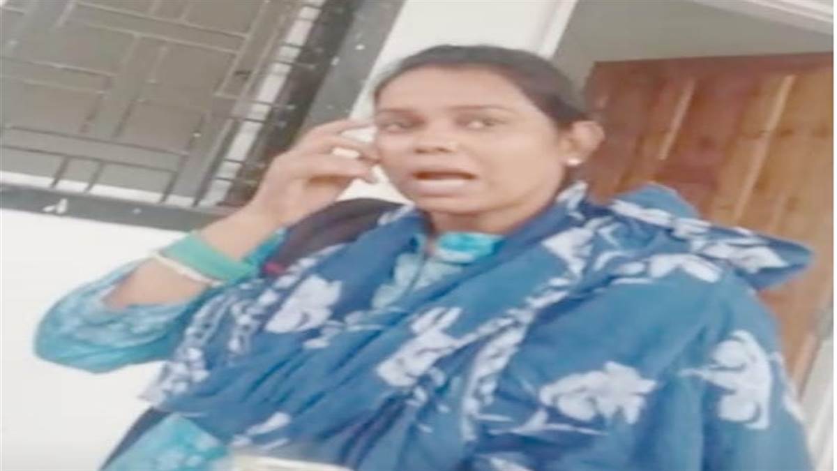 Raigarh News: किसान से रिश्वत मांगती कैमरे में कैद हुई महिला पटवारी सुलोचना