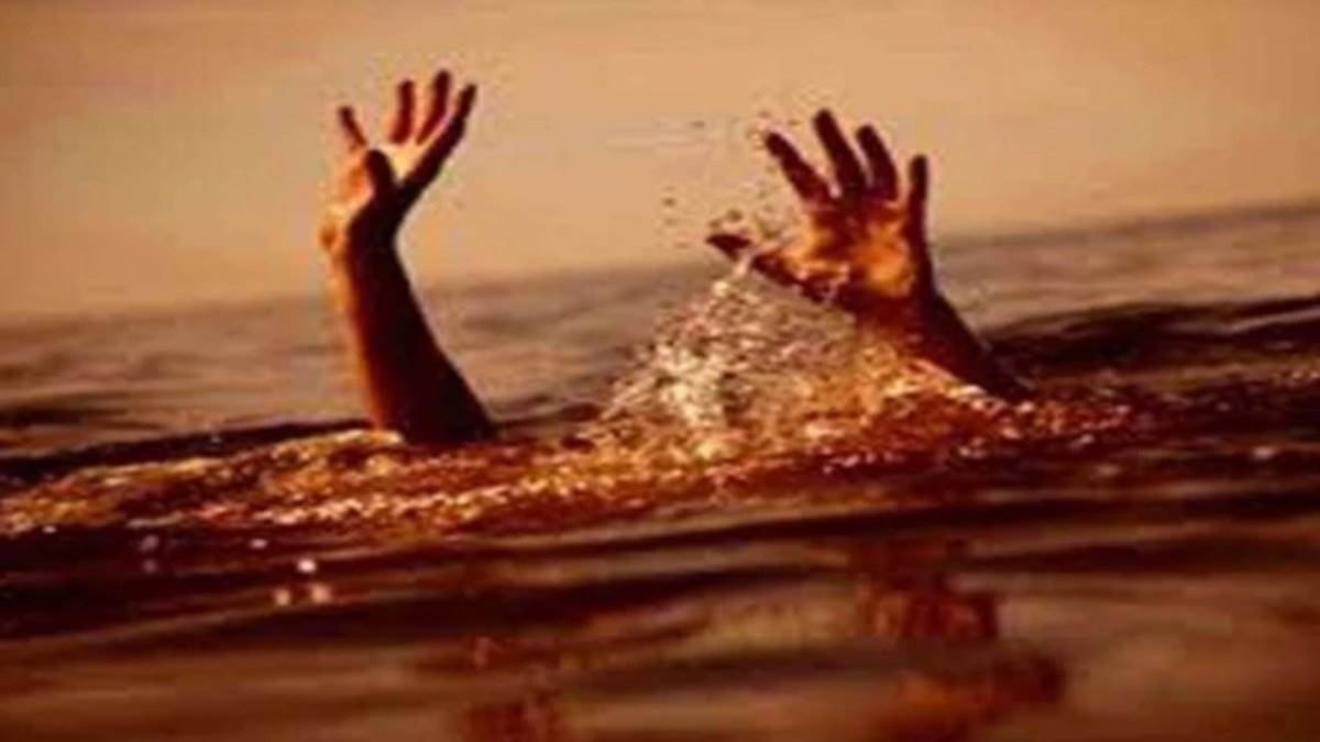 महू में क्रिकेट का कहकर घर से निकले 16 वर्षीय किशोर की डूबने से मौत, दोस्तों ने कपड़ों की रस्सी बनाकर किया था बचाने का प्रयास