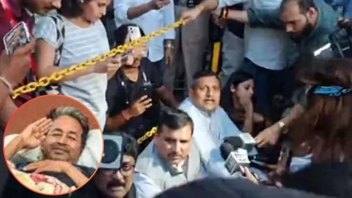 सोनम वांगचुक से मिलने पहुंचे विपक्षी सांसदों को पुलिस ने रोका, मेदांता अस्पताल के बाहर धरने पर बैठे नेता