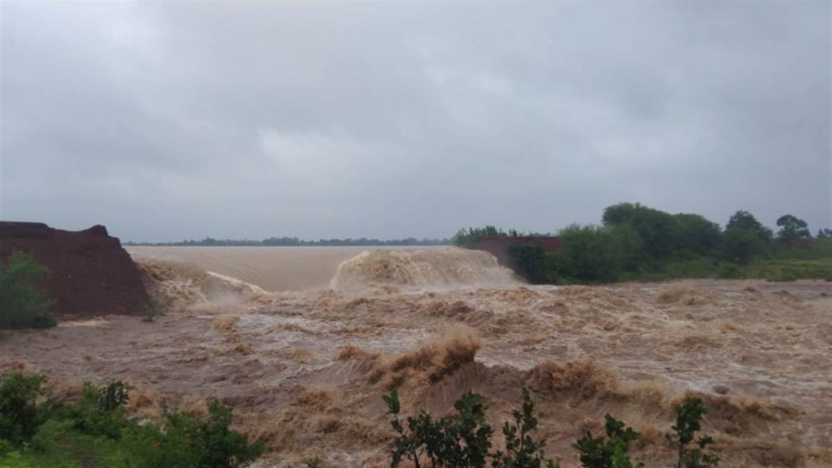 Heavy Rain in MP : विदिशा में जल प्रलय, बांधों के गेट खोले
