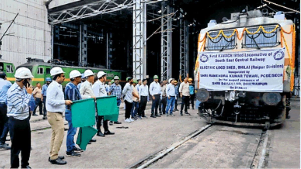 Indian Railways News: 'Kavach' से लैस हुआ दक्षिण पूर्व मध्य रेलवे का पहला रेल इंजन