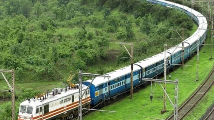 जबलपुर के रास्ते दौड़ेगी नई 'अमृत भारत एक्सप्रेस', 22 कोच वाली ट्रेन से नॉर्थ-साउथ इंडिया का सफर होगा आसान