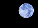 Blue Moon Date: आसमान में नज़र आएगा नीला चांद, 76 साल बाद हो रही दुर्लभ घटना, जानिये कब, कहां दिखेगा
