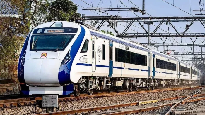 Indian Railway: वंदे भारत ट्रेन में यात्रियों को तोहफा, पैसेंजर्स की मांग पर रेलवे ने फिर बदला ये नियम