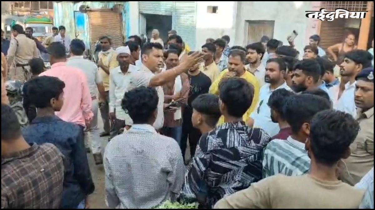 Vidisha में मां दुर्गा की मूर्ति पर पथराव, मुस्लिम बच्चों ने फेंके पत्थर, भारी हंगामे के बाद पिता से लिखवाया माफीनामा