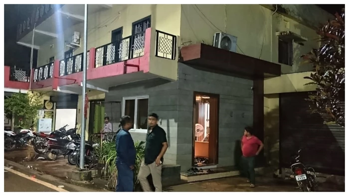 जशपुर में जीएसटी टीम का बड़ा छापा, ठेकेदार अभय सोनी का दफ्तर और घर सील, खंगाले गए दस्तावेज