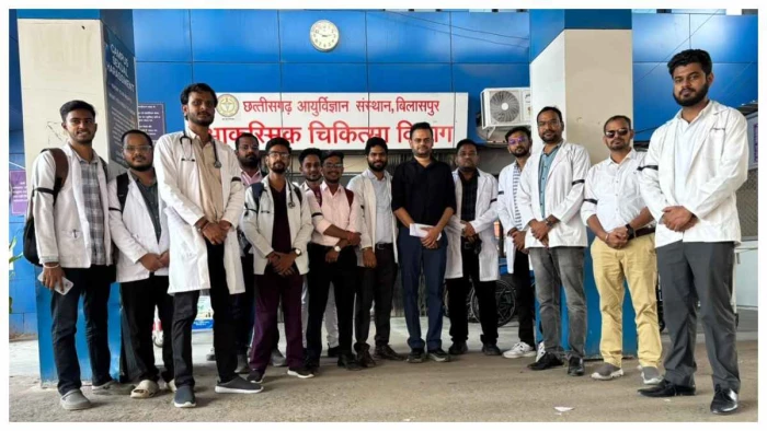 बिलासपुर सिम्स के जूनियर डॉक्टर हड़ताल की राह पर, 17 मांगों को लेकर घेराबंदी, 1 हफ्ते का दिया अल्टीमेटम