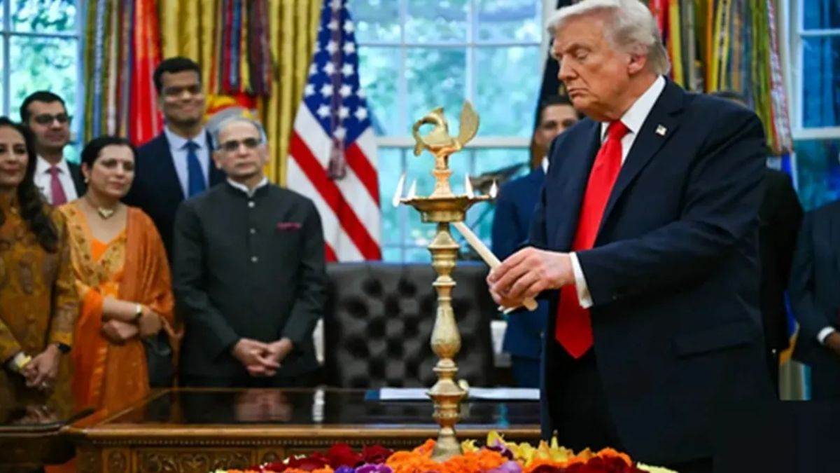 ट्रंप ने व्हाइट हाउस में मनाई दीवाली, भारतीय अमेरिकियों से पीएम मोदी के बारे में की बात