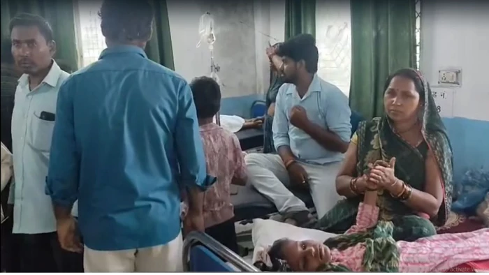 सतना में विसर्जन से लौट रही ट्रैक्टर-ट्रॉली पर गिरा टूटा तार, करंट से आठ बच्चे झुलसे