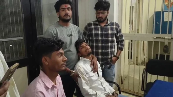 नरसिंहपुर में 35 लाख की लूट से हड़कंप, ज्वैलर्स पर लाठियों से हमला, आंखों में मिर्ची डालकर छीना जेवरात से भरा बैग