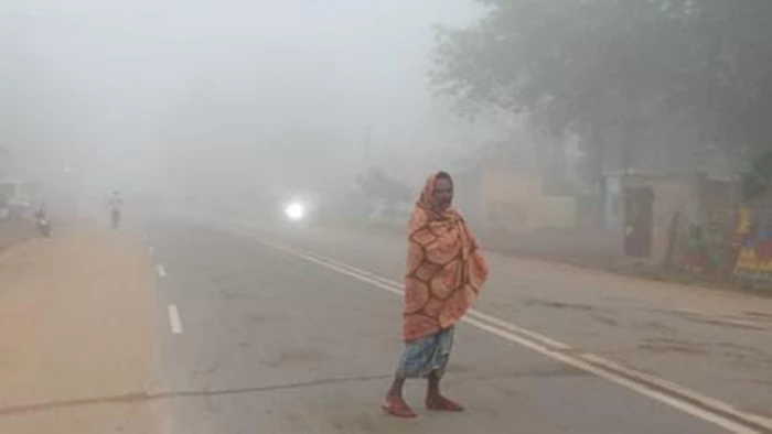 Weather of CG: छत्तीसगढ़ में दस दिन में तेजी से सर्द हुई रातें, छह डिग्री गिरा पारा... दिन का तापमान 3 डिग्री हुआ कम