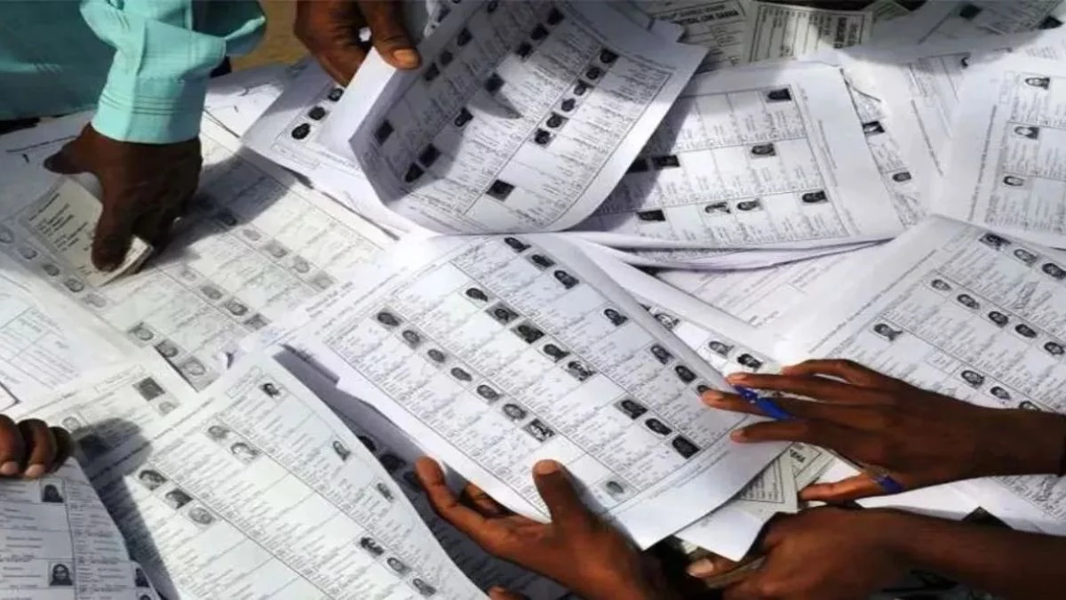 खंडवा के वोटर्स को भोपाल-दतिया के BLO ने कर दिया मैप, अधिकारी बोले- घबराएं नहीं, नाम जल्द सही जगह जुड़ेंगे