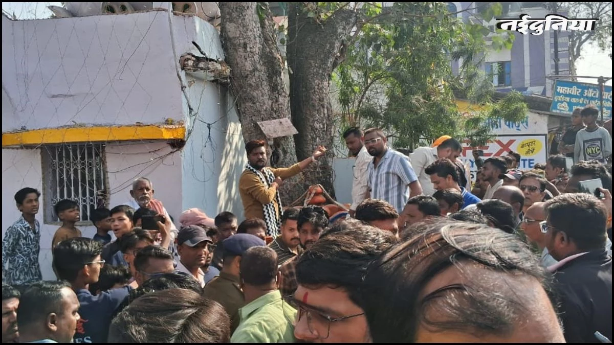 राजनांदगांव में तनाव... नंदई चौक स्थित हनुमान मंदिर में तोड़फोड़, बजरंग दल और विहिप ने किया प्रदर्शन, भारी पुलिस बल तैनात