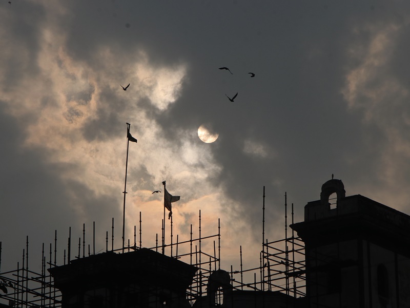 इंदौर में आज सुबह छाए रहे बादल, रात के तापमान में हुआ इजाफा