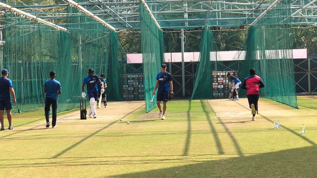 IND vs NZ 3rd ODI: न्यूजीलैंड टीम ने इंदौर के होलकर स्टेडियम में अभ्यास में बहाया पसीना