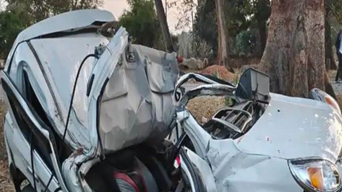 Jashpur Car Accident:  तेज गति से कार पेड़ से जा टकराई, एक की मौत दो हुए घायल