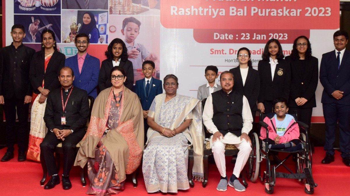 Delhi: राष्ट्रपति द्रौपदी मुर्मु ने 11 बच्चों को प्रधानमंत्री राष्ट्रीय बाल पुरस्कार से किया सम्मानित