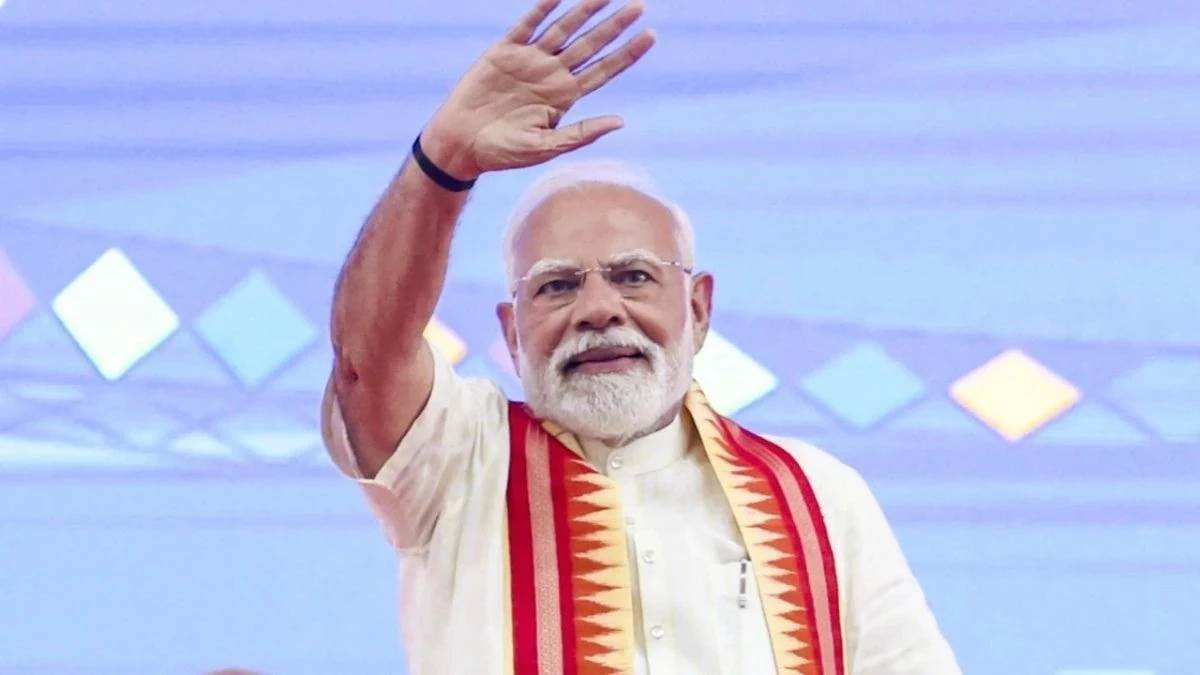 प्रधानमंत्री मोदी का केरल-तमिलनाडु दौरा : नई रेल सेवाओं की सौगात, इनोवेशन हब और चुनावी अभियान का आगाज