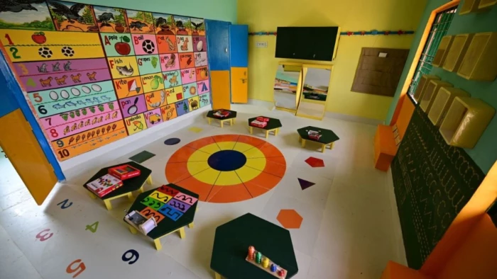 MP में 'आदर्श' आंगनवाड़ियों से बदलेगी सूरत, झूलों से लेकर लाइब्रेरी तक जरूरी सुविधाओं से होंगी लेस, भोपाल से हुई शुरुआत