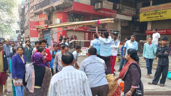 रायपुर के मौदहापारा संडे बाजार पर प्रशासन की सख्ती, अब सुबह 10 बजे के बाद दुकान लगाई तो होगी कार्रवाई