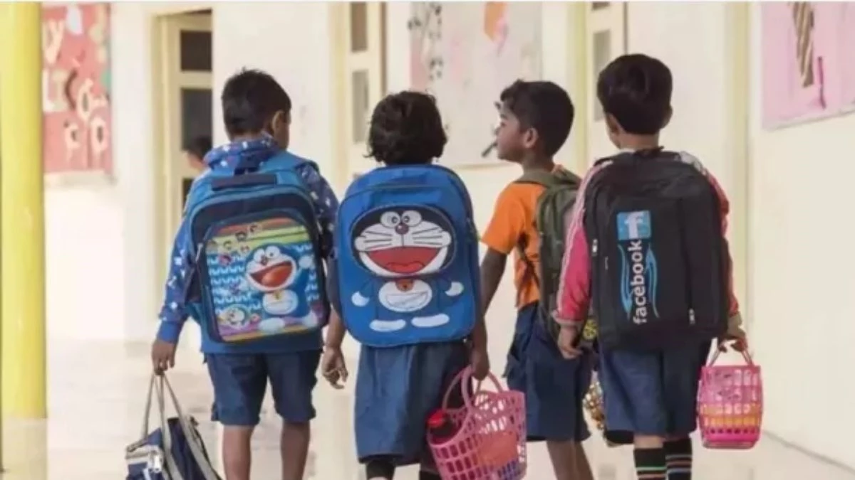 'साहब! दो ही रोटी मिलती हैं, हम भूखे हैं', राजगढ़ के सरकारी हॉस्टल में रो पड़े मासूम, तहसीलदार ने होटल से मंगाया खाना