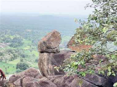 नक्सलियों का साम्राज्यवाद विरोधी सप्ताह शुरू, राज्य की सीमा सील
