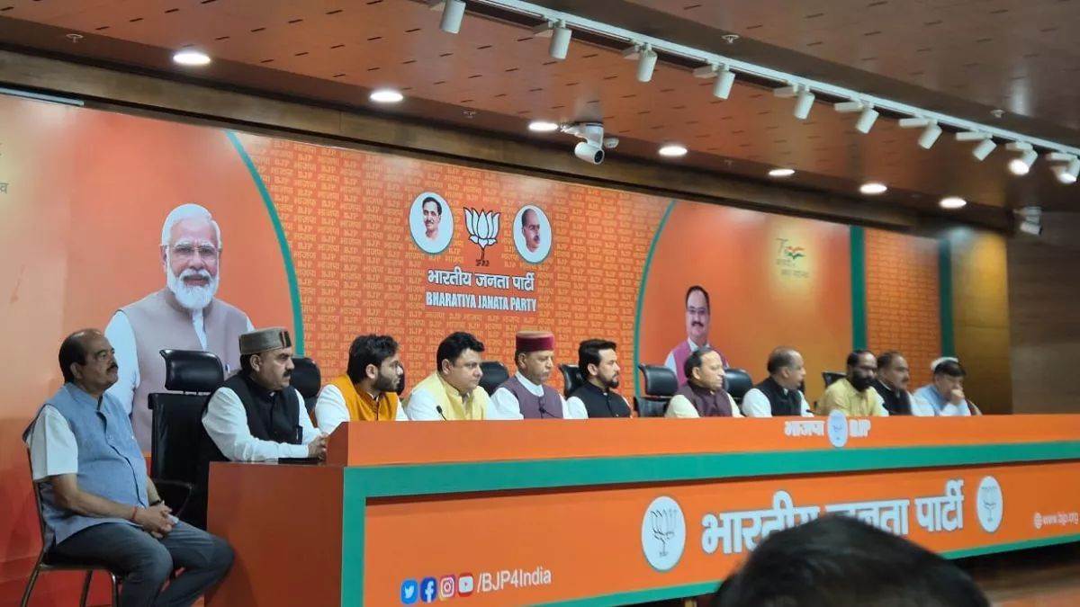 Himachal Politics: हिमाचल प्रदेश में कांग्रेस को झटका, 6 बागी विधायकों ने थामा भाजपा का दामन