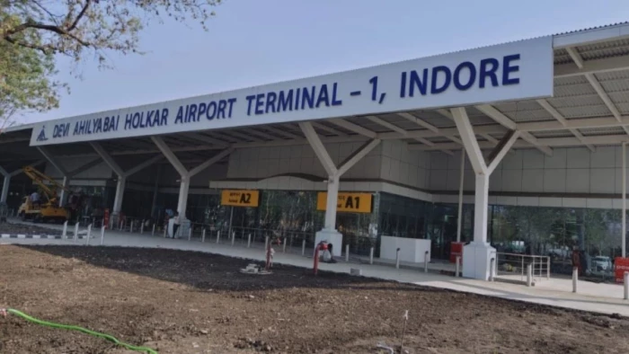 इंदौर एयरपोर्ट के आधुनिक टर्मिनल-1 के लोकार्पण पर लगा 'ब्रेक', उड्डयन मंत्री का कार्यक्रम रद्द, जल्द तय होगी नई तारीख