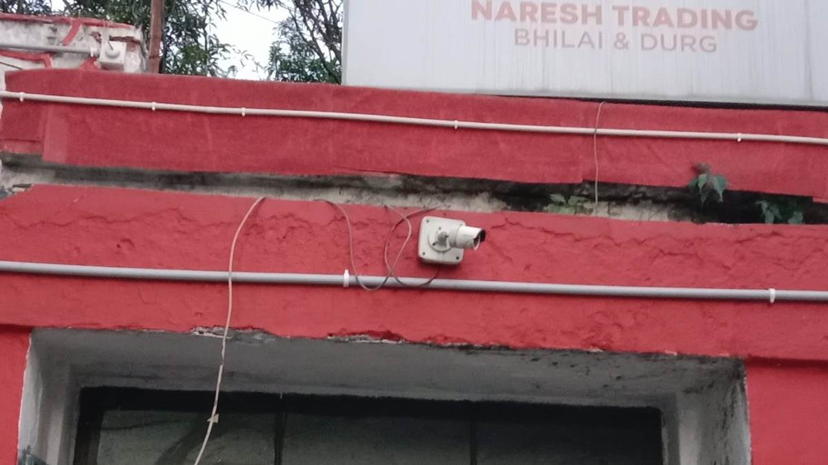 Bhilai Crime: भट्ठी थाना परिसर से दो टन लोहे का ब्लूम चोरी, दो गिरफ्तार, पुलिसकर्मियों की मिलीभगत की आशंका