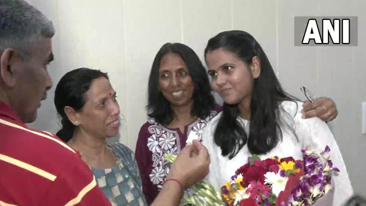 यूपीएससी टॉपर इशिता किशोर ने कहा-सफलता के लिए अनुशासित और ईमानदार होना होगा
