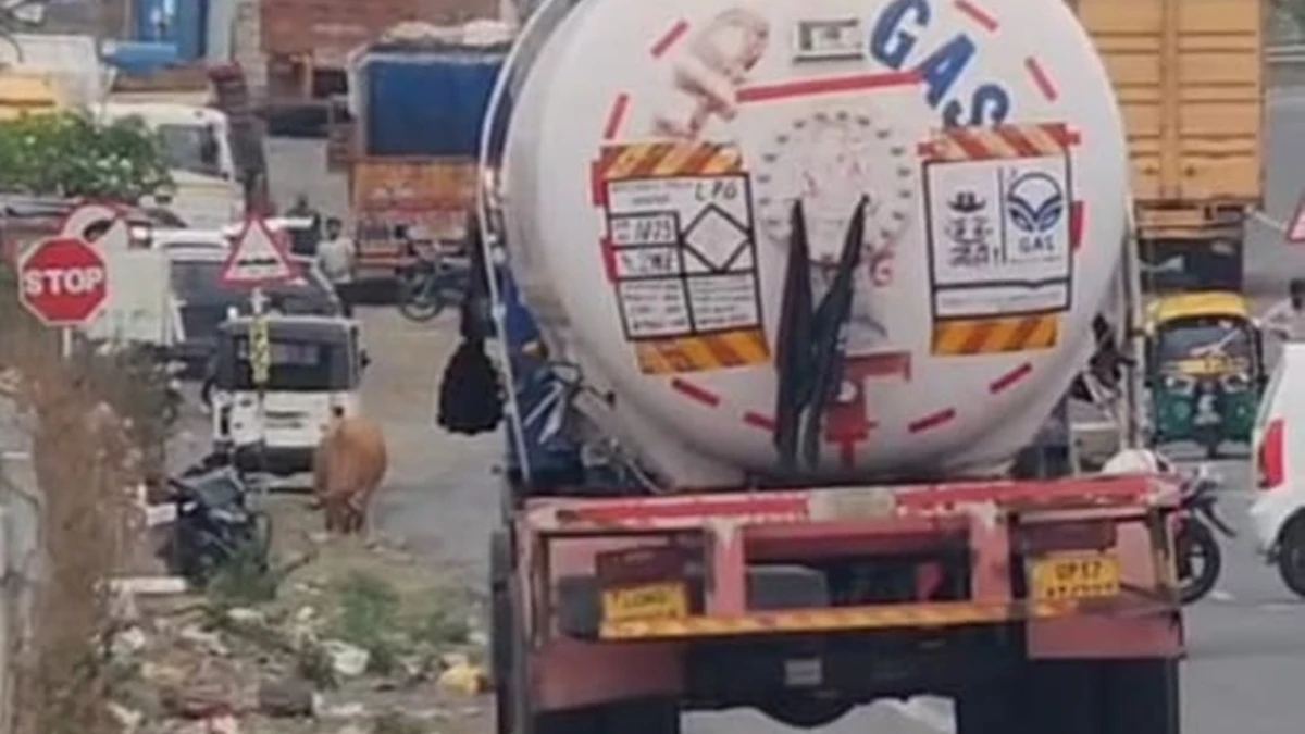 Leakage in tanker filled with domestic gas on Mhow-Neemuch route, pulled out of urban area