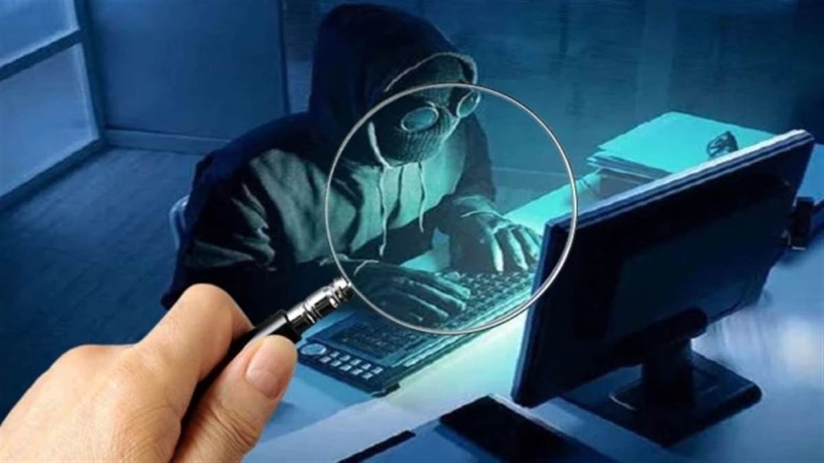भिलाई में वॉट्सएप डीपी पर कंपनी डायरेक्टर के पिता की फोटो लगाकर अकाउंटेंट से...