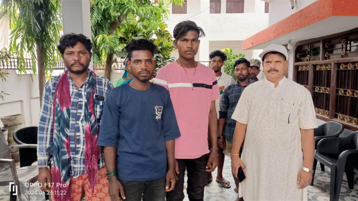 Ambikapur crime News :  बेहतर पगार की लालच में कर्नाटक गए युवक प्रताड़ित होकर लौटे