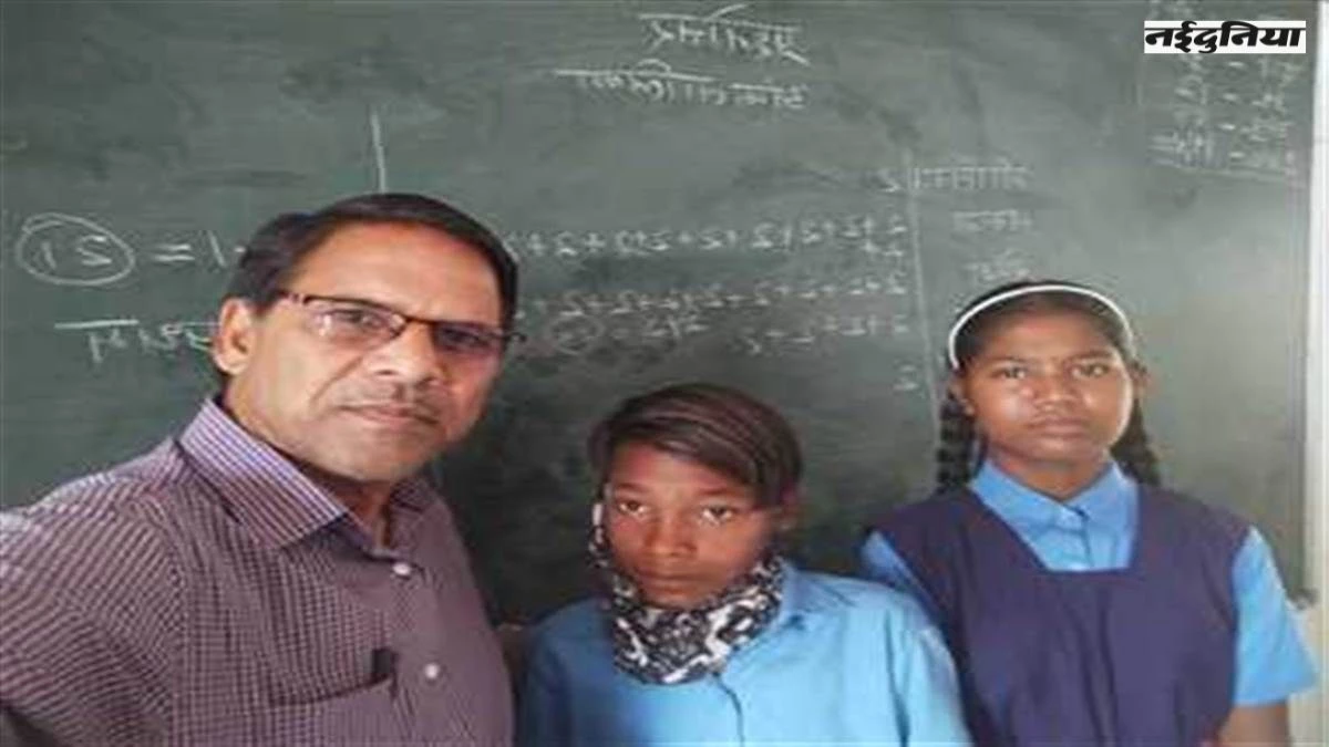 सरकारी स्कूलों के शिक्षकों ने ली सेल्फी, लगाई ऑनलाइन हाजिरी, नेटवर्क नहीं मिलने के कारण कुछ हुए परेशान